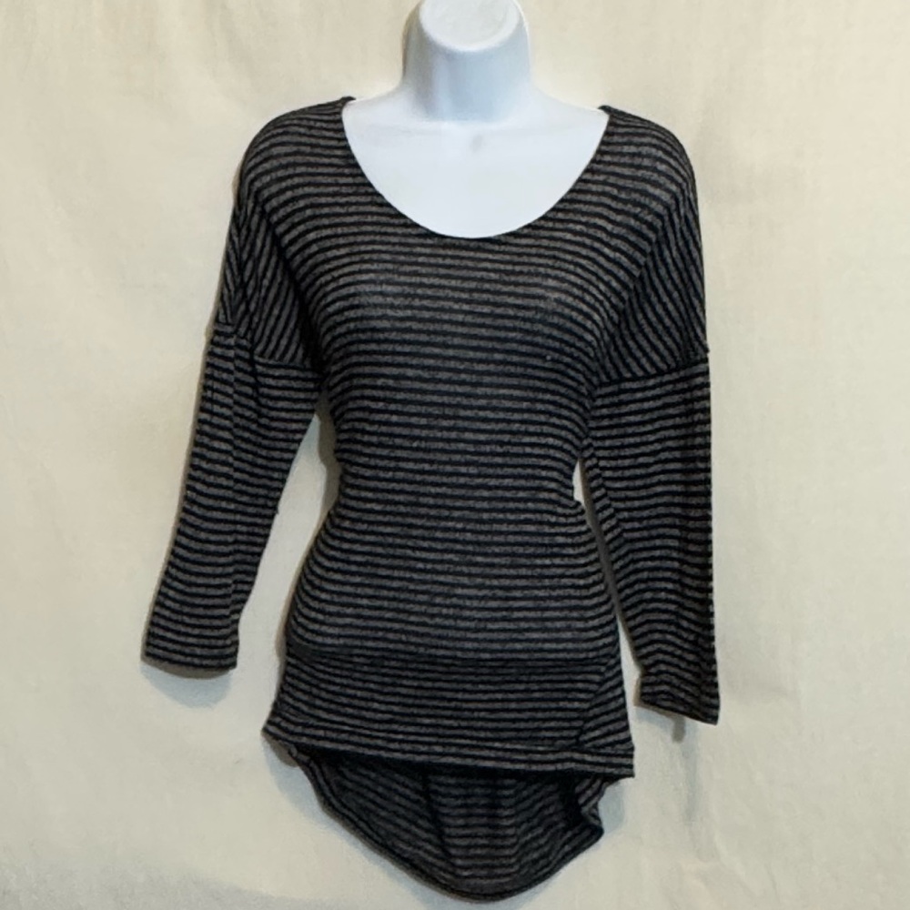 G-115 A.N.A. A New‎ Approach Black & Gray Stripe 1/2 Sleeve Pullover Blouse